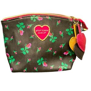 Betsey Johnson cosmetic bag. EUC. Minimal signs of wear.